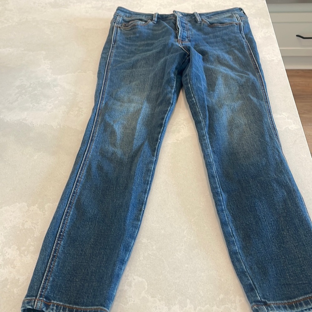 Free people- Medium wash Skinny leg Jean